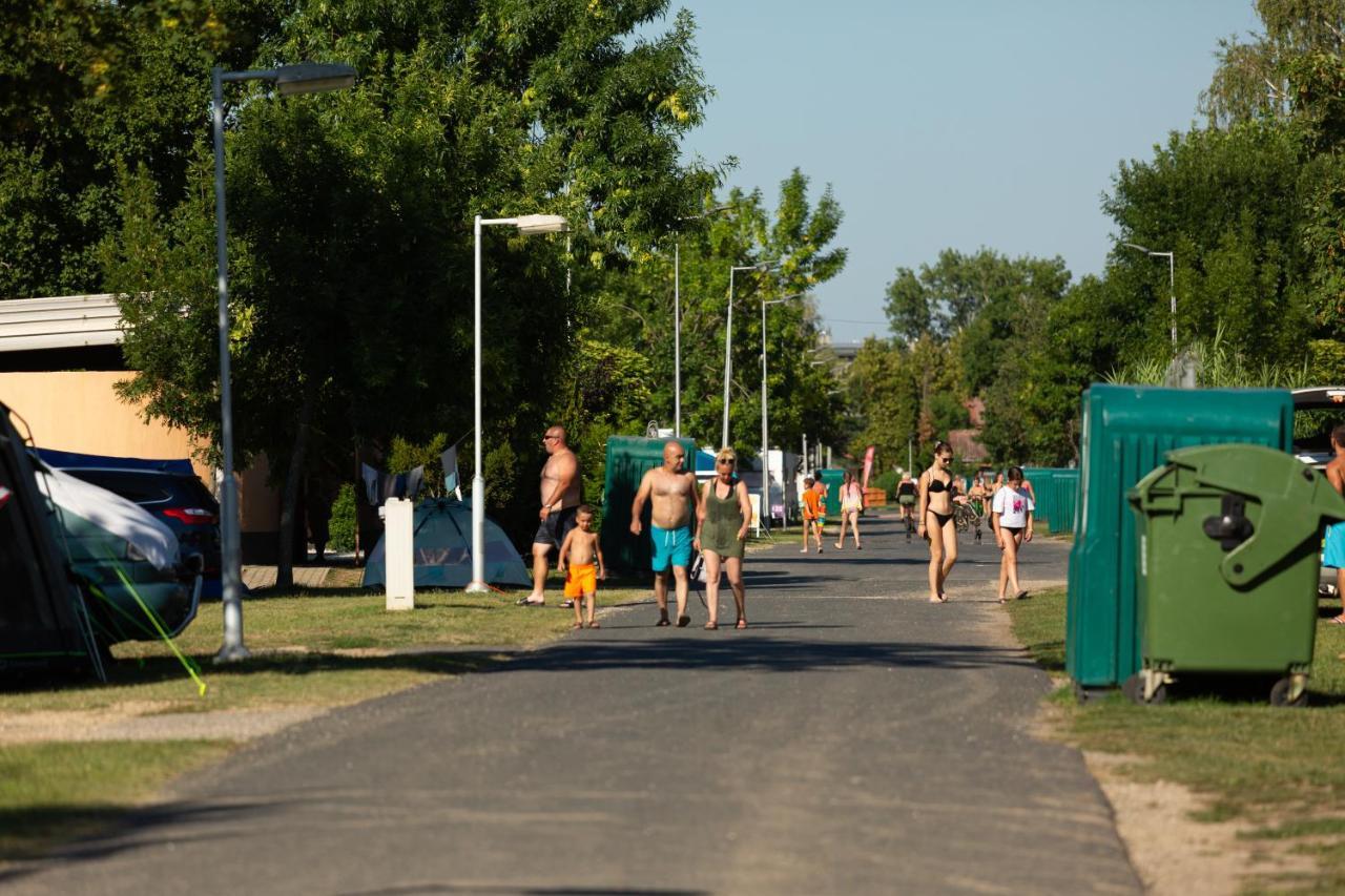Aranypart Camping & Apartments Siófok Exterior foto
